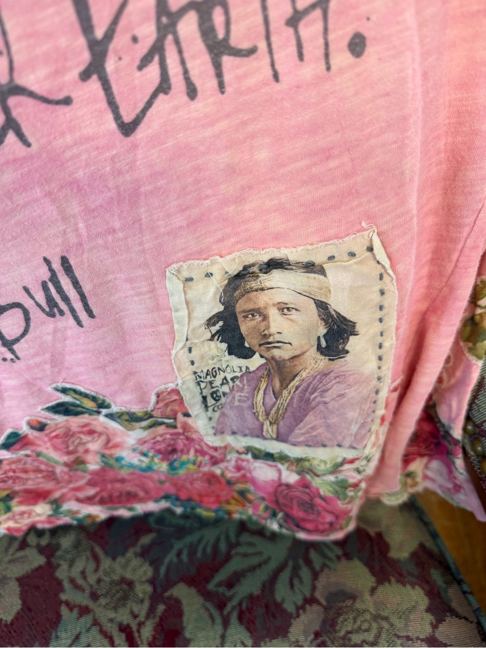 RARE NWT Magnolia Pearl Applique Sitting Bull T-Shirt - Picture 4 of 12